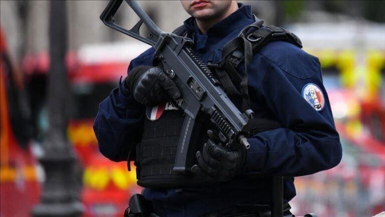 الشرطة التونسية توقف ثلاثة ضباط شرطة فرنسيين لمدة 6 ساعات