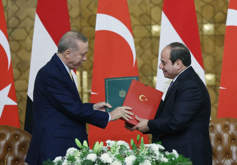 قبل شهرين من لقاء السيسي وأردوغان : سحب الجنسية عن قادة الإخوان المسلمين المقيمين في تركيا
