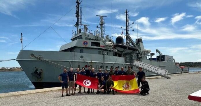 سفينة البحث والإنقاذ الإسبانية " نيبتونو"