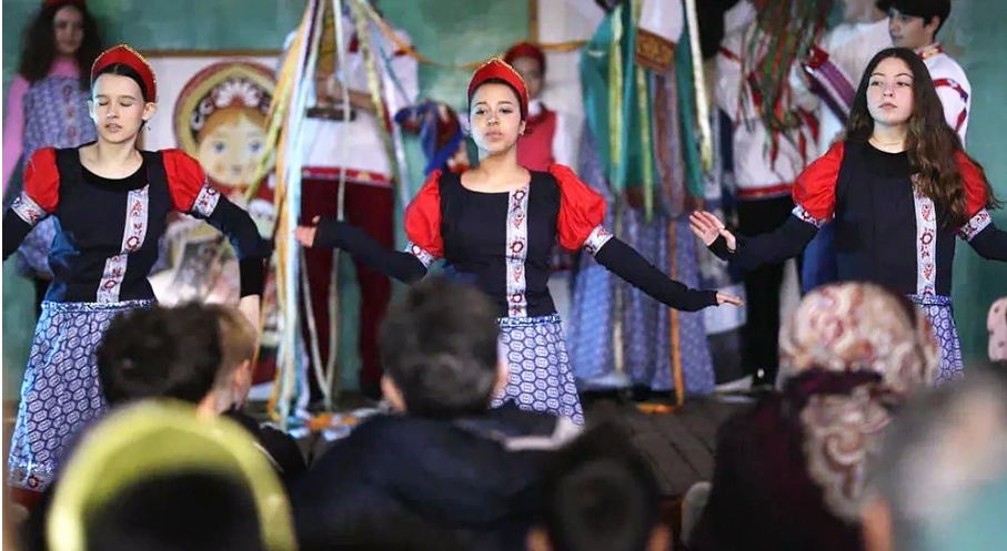 &mdash; احتفالات “ماسلينيتسا” تجمع الجالية الروسية وأصدقاءها في تونس