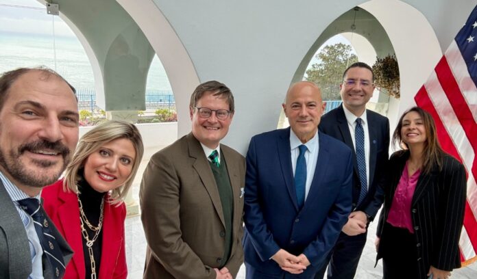 السفير بزّي